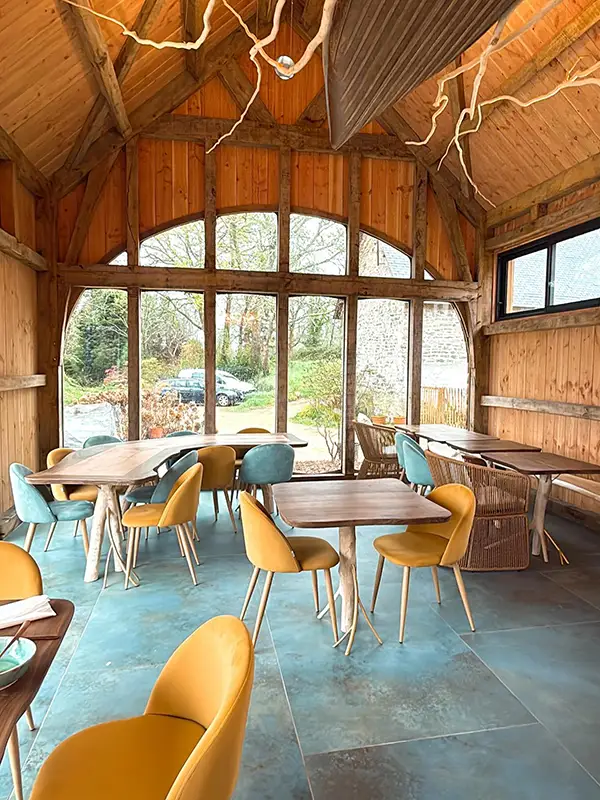 L'intérieur du café restaurant Séquoia